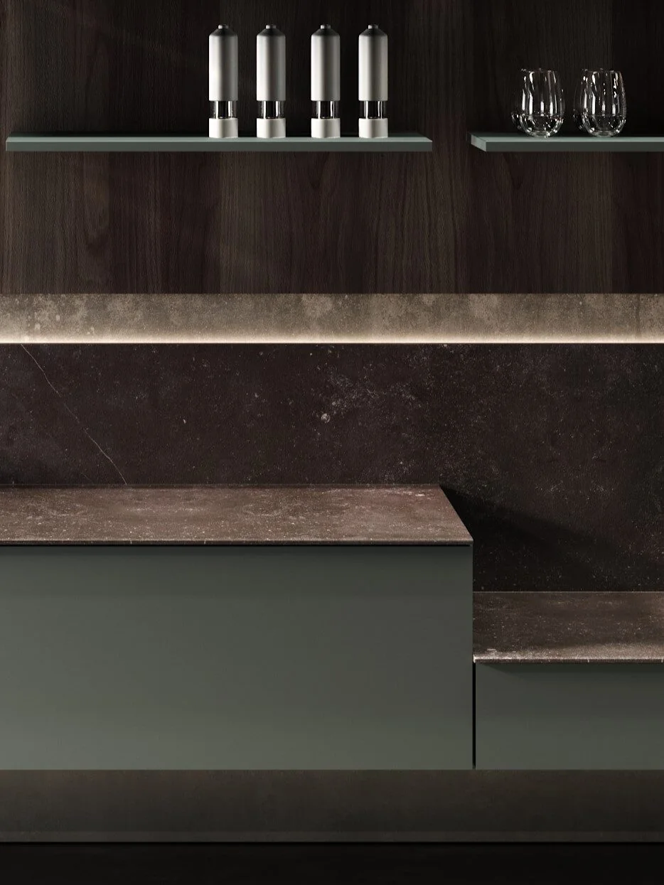 Cocina K2 a medida en Cádiz: madera cálida y líneas rectas — Rosso Home Design