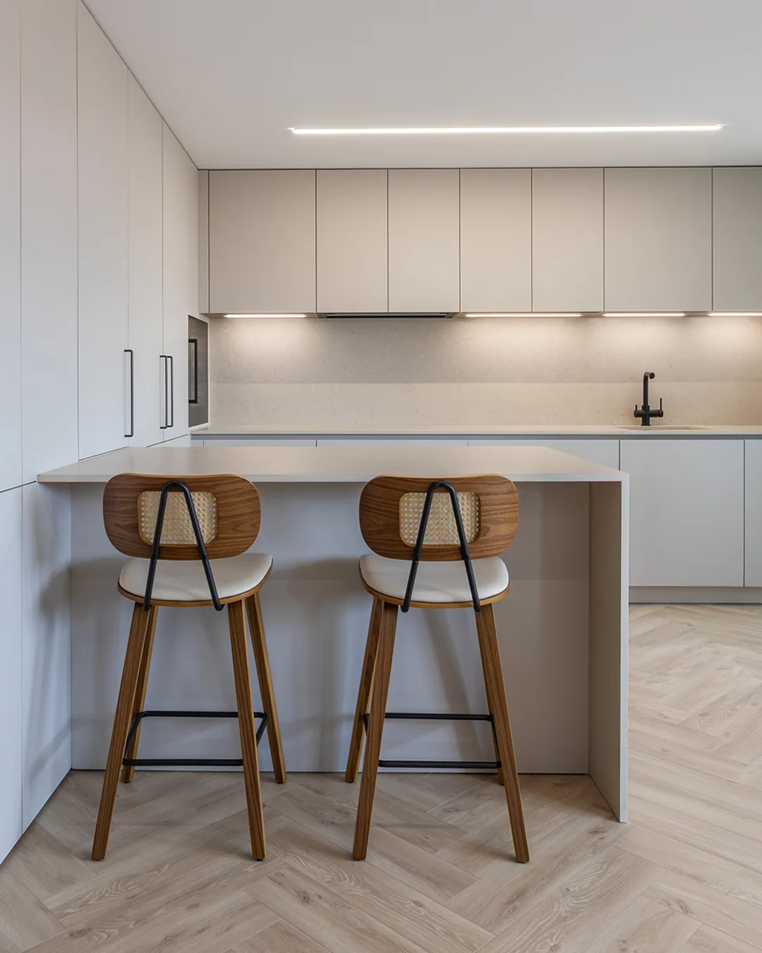 Distribución de cocina a medida en Cádiz — Rosso Home Design