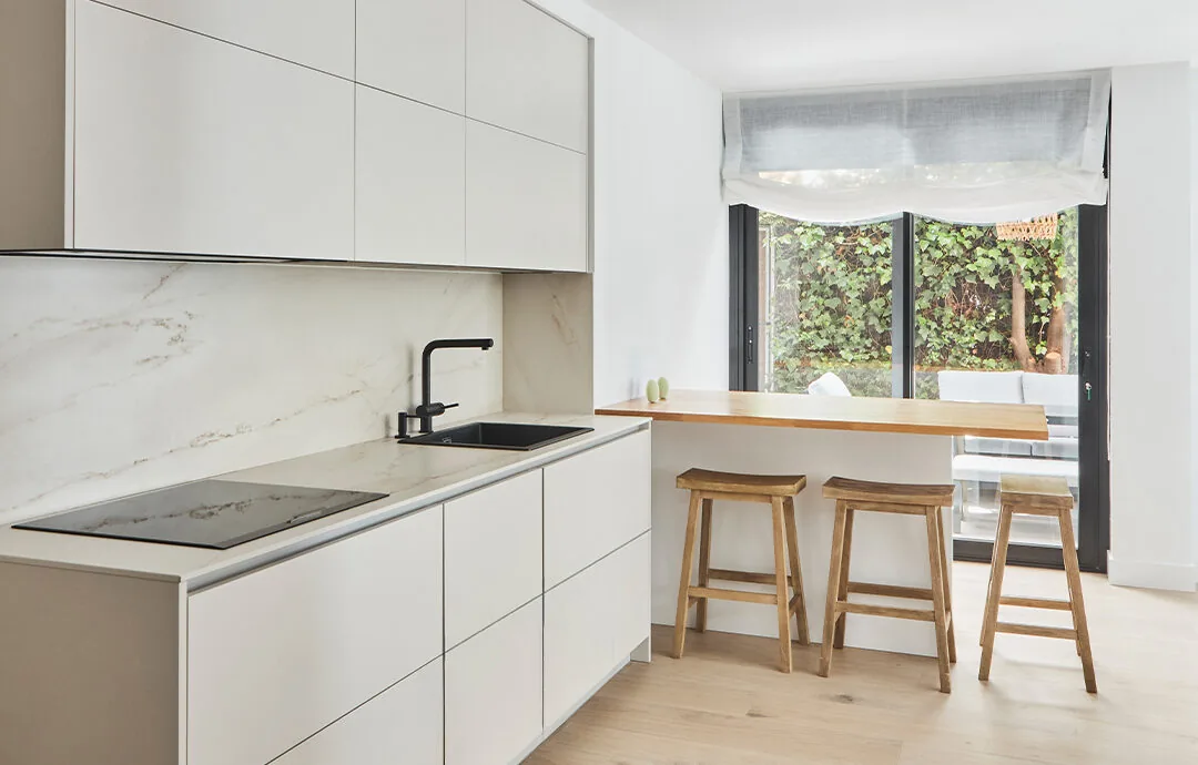 Distribución de cocina a medida en Cádiz — Rosso Home Design