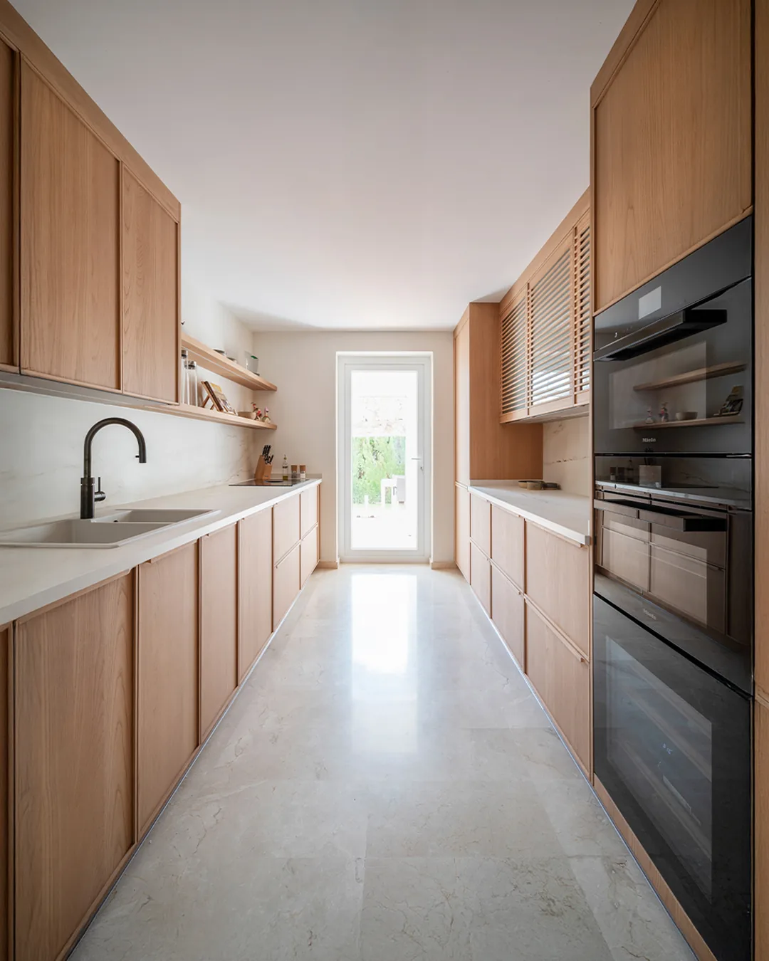 Distribución de cocina a medida en Cádiz — Rosso Home Design