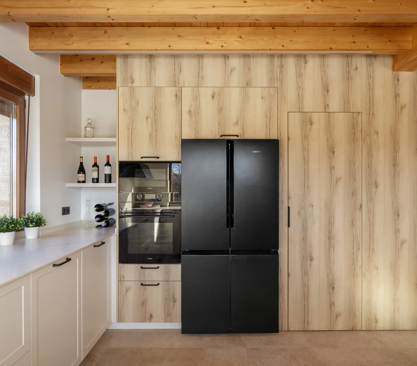 Equipamiento interior de cocina a medida en Cádiz — Rosso Home Design