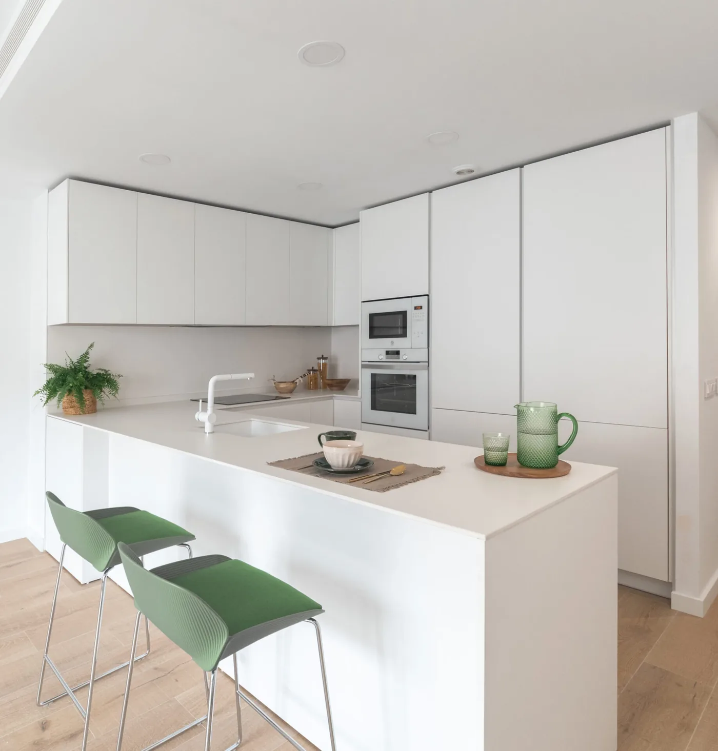 Acabado y material de cocina a medida en Cádiz — Rosso Home Design